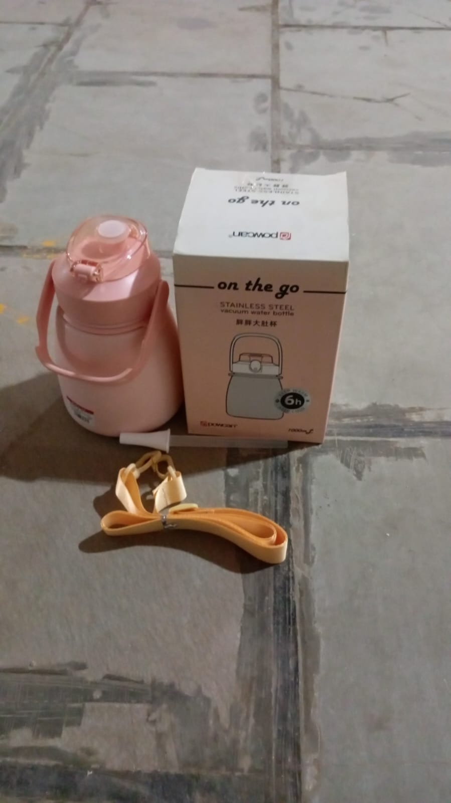 Stainless Steel Mug / Bottle Vacuum Insulated Cup Handle & Strap, Tumbler (1000 ML)