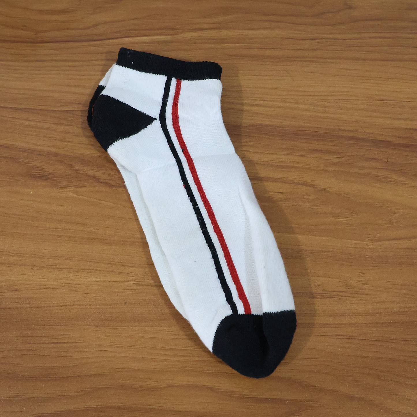 White & Black Striped Low-Cut Sports Socks (1 Pair)