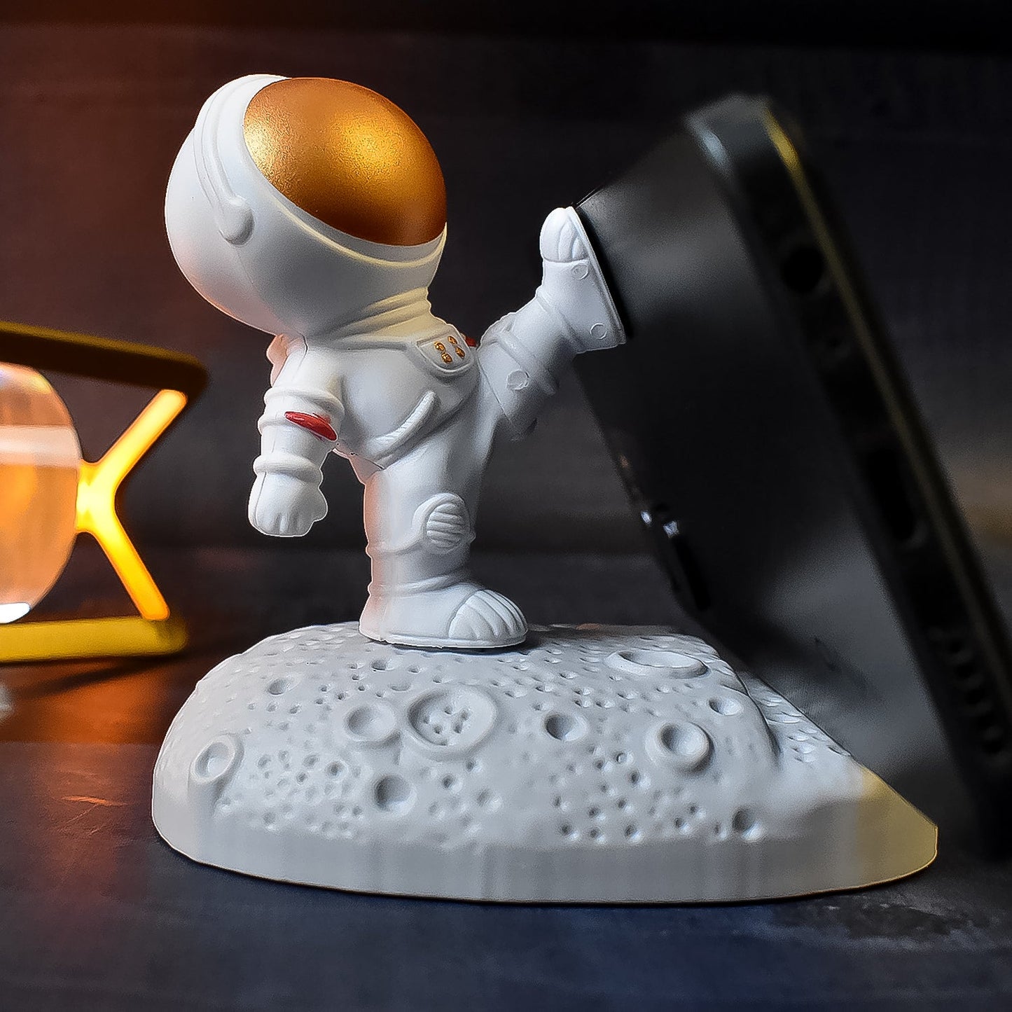 3D Astronaut Phone Stand