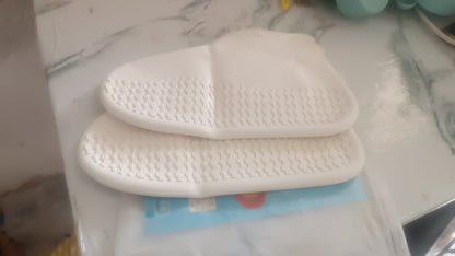 Non-Slip Silicone Waterproof Anti-Skid Reusable Shoe Covers (Small, 1 Pair)