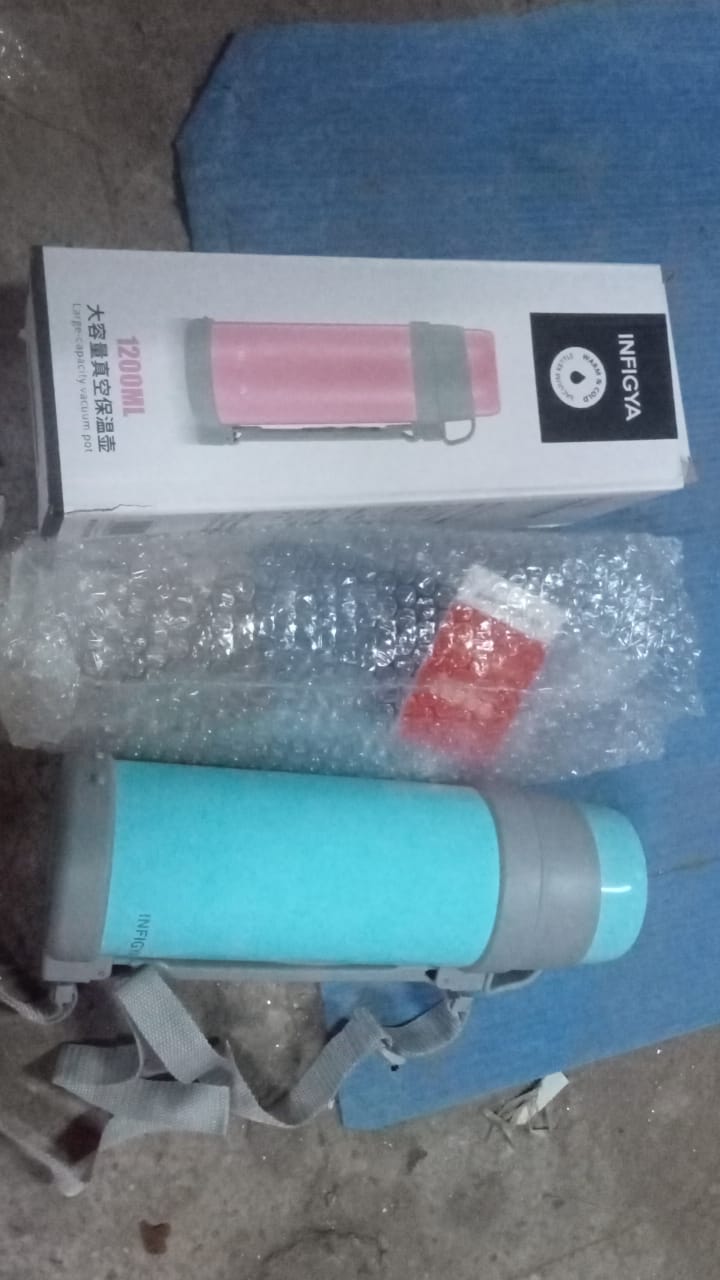 Stainless Steel Vacuum Bottle – 1200 ML Double-Wall Insulated Travel Bottle