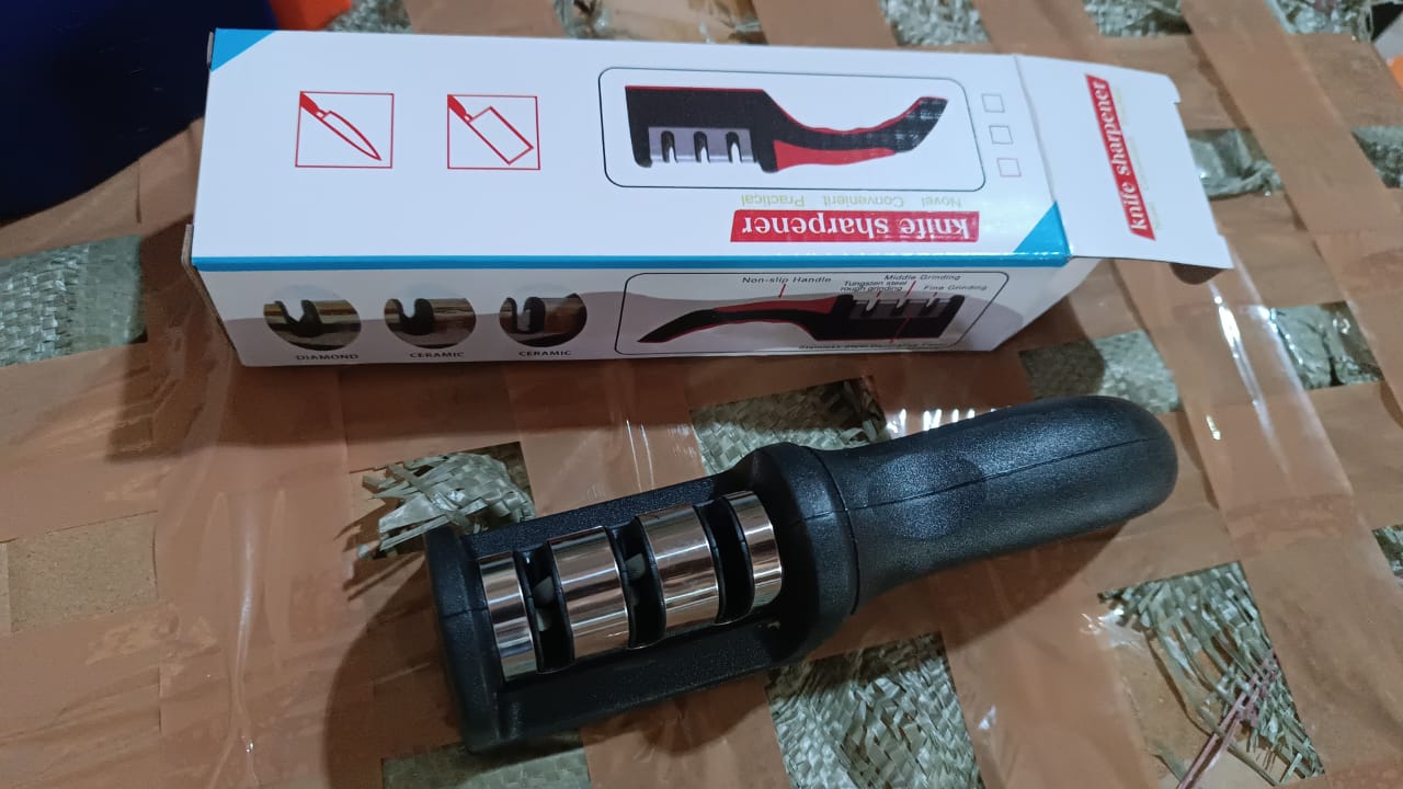 Manual Red & Black Knife Sharpener – 3-Stage Tool for Ceramic & Steel Knives